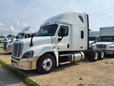 Freightliner Cascadia 125 Sleeper Semi Truck - 84" Condo Sleeper, 455HP, 12 Speed Automatic