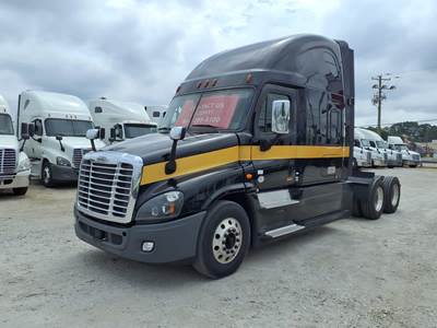 Freightliner Cascadia 125 Sleeper Semi Truck - 72" Condo Sleeper, 475HP, 12 Speed Automatic
