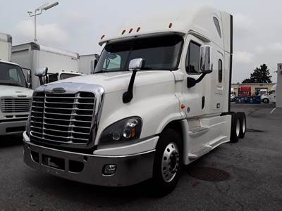 Freightliner Cascadia 125 Sleeper Semi Truck - 72" Condo Sleeper, 455HP, 12 Speed Automatic