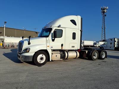 Freightliner Cascadia 125 Sleeper Semi Truck - 48" Condo Sleeper, 450HP, 10 Speed Automatic