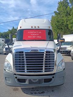 Freightliner Cascadia 125 Sleeper Semi Truck - 70" Condo Sleeper, 455HP, 12 Speed Automatic