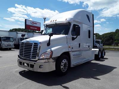 Freightliner Cascadia 125 Sleeper Semi Truck - 72" Condo Sleeper, 475HP, 12 Speed Automatic