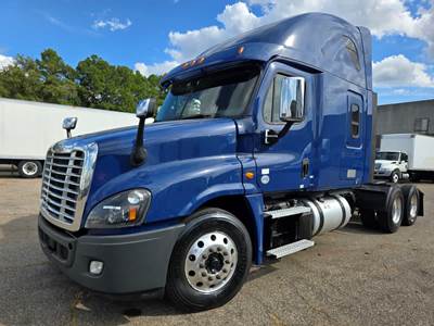 Freightliner Cascadia 125 Sleeper Semi Truck - 80" Condo Sleeper, 450HP, 10 Speed Manual