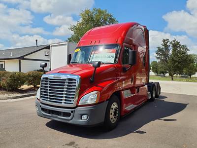 Freightliner Cascadia 125 Sleeper Semi Truck - 72" Condo Sleeper, 12 Speed Automatic