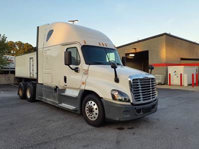 Freightliner Cascadia 125 Sleeper Semi Truck - 74" Condo Sleeper, 400HP, 12 Speed Automatic