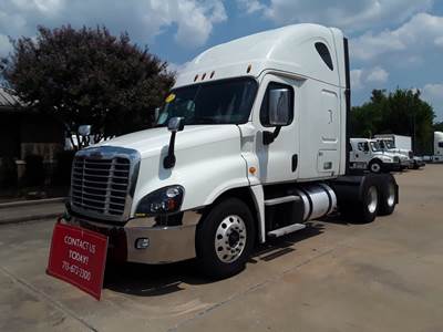 Freightliner Cascadia 125 Sleeper Semi Truck - 72" Condo Sleeper, 455HP, 12 Speed Automatic