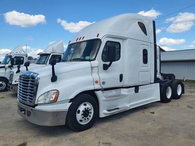 Freightliner Cascadia 125 Sleeper Semi Truck - 72" Condo Sleeper, 455HP, 12 Speed Automatic