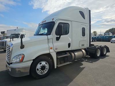 Freightliner Cascadia 125 Sleeper Semi Truck - 72" Condo Sleeper, 450HP, 10 Speed Automatic