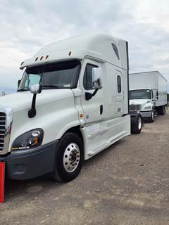 Freightliner Cascadia 125 Single Axle Sleeper Semi Truck - 60" Condo Sleeper, 400HP, 10 Speed Automatic