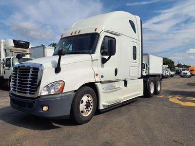Freightliner Cascadia 125 Sleeper Semi Truck - 73" Condo Sleeper, 455HP, 12 Speed Automatic