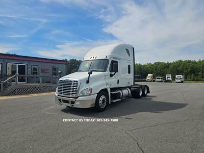 Freightliner Cascadia 125 Sleeper Semi Truck - 72" Condo Sleeper, 10 Speed Manual