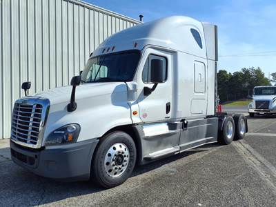 Freightliner Cascadia 125 Sleeper Semi Truck - 72" Condo Sleeper, 400HP, 12 Speed Automatic