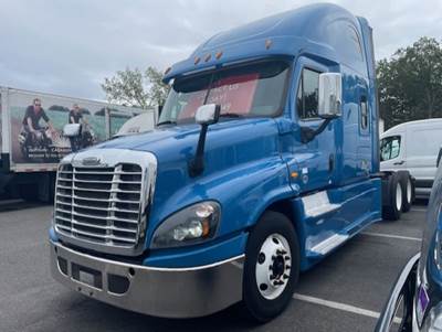 Freightliner Cascadia 125 Sleeper Semi Truck - 72" Condo Sleeper, 450HP, 10 Speed Manual
