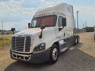 Freightliner Cascadia 125 Sleeper Semi Truck - 36" Condo Sleeper, 400HP, 12 Speed Automatic
