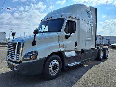 Freightliner Cascadia 125 Sleeper Semi Truck - 80" Condo Sleeper, 400HP, 12 Speed Automatic