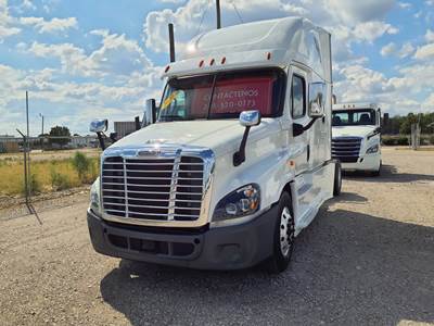 Freightliner Cascadia 125 Single Axle Sleeper Semi Truck - 36" Condo Sleeper, 400HP, 10 Speed Automatic