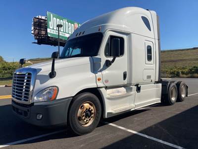 Freightliner Cascadia 125 Sleeper Semi Truck - 72" Condo Sleeper, 455HP, 12 Speed Automatic