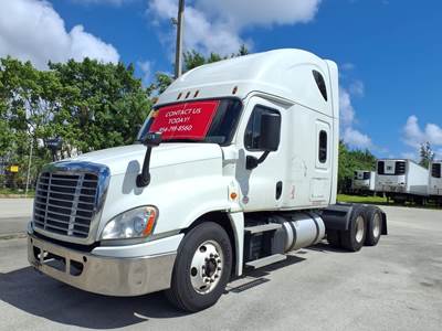 Freightliner Cascadia 125 Sleeper Semi Truck - 90" Condo Sleeper, 505HP, 12 Speed Automatic