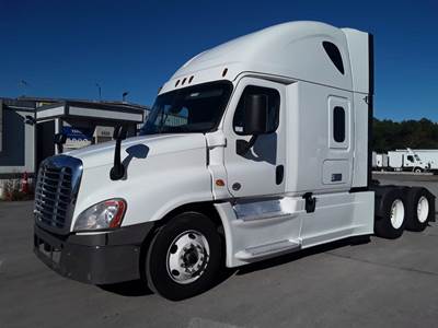 Freightliner Cascadia 125 Sleeper Semi Truck - 72" Condo Sleeper, 455HP, 12 Speed Automatic
