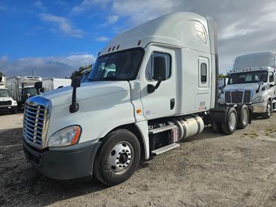 Freightliner Cascadia 125 Sleeper Semi Truck - 48" Mid Roof Sleeper, 505HP, 10 Speed Manual