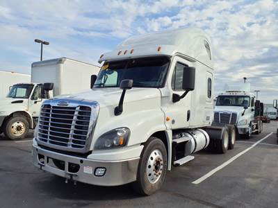 Freightliner Cascadia 125 Sleeper Semi Truck - 36" Condo Sleeper, 455HP, 10 Speed Manual