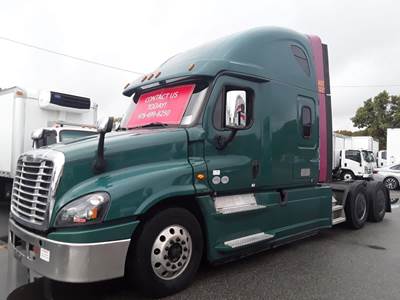 Freightliner Cascadia 125 Sleeper Semi Truck - 72" Condo Sleeper, 455HP, 12 Speed Automatic