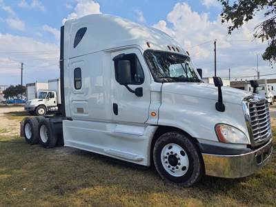 Freightliner Cascadia 125 Sleeper Semi Truck - 48" Condo Sleeper, 455HP, 12 Speed Automatic