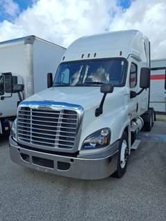 Freightliner Cascadia 125 Sleeper Semi Truck - 72" Condo Sleeper, 455HP, 12 Speed Automatic