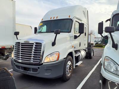 Freightliner Cascadia 125 Single Axle Sleeper Semi Truck - 36" Condo Sleeper, 455HP, 12 Speed Automatic
