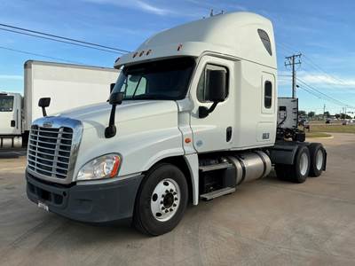 Freightliner Cascadia 125 Sleeper Semi Truck - 72" Condo Sleeper, 450HP, 10 Speed Manual