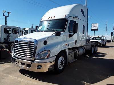 Freightliner Cascadia 125 Sleeper Semi Truck - 72" Condo Sleeper, 450HP, 10 Speed Automatic