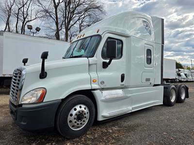 Freightliner Cascadia 125 Sleeper Semi Truck - 50" Condo Sleeper, 505HP, 10 Speed Manual