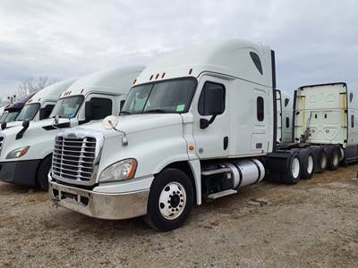 Freightliner Cascadia 125 Sleeper Semi Truck - 72" Condo Sleeper, 455HP, 12 Speed Automatic