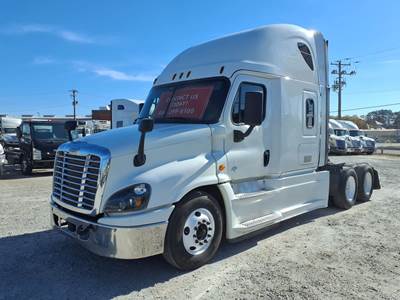 Freightliner Cascadia 125 Sleeper Semi Truck - 72" Condo Sleeper, 450HP, 10 Speed Automatic