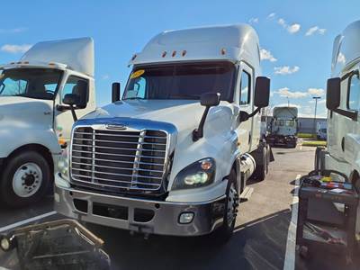 Freightliner Cascadia 125 Sleeper Semi Truck - 36" Condo Sleeper, 455HP, 10 Speed Manual