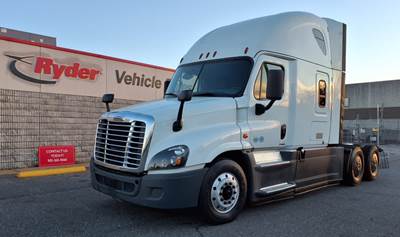 Freightliner Cascadia 125 Sleeper Semi Truck - 72" Condo Sleeper, 400HP, 12 Speed Automatic