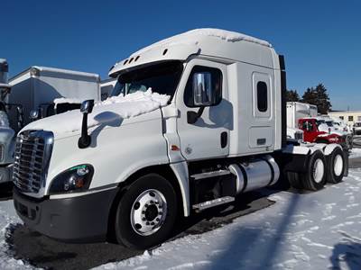 Freightliner Cascadia 125 Sleeper Semi Truck - 72" Mid Roof Sleeper, 450HP, 10 Speed Manual