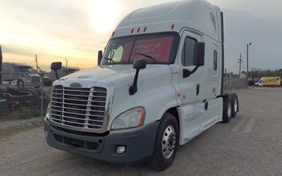Freightliner Cascadia 125 Sleeper Semi Truck - 36" Condo Sleeper, 455HP, 12 Speed Automatic