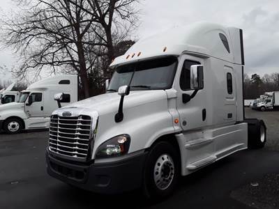 Freightliner Cascadia 125 Single Axle Sleeper Semi Truck - 72" Condo Sleeper, 400HP, 10 Speed Automatic