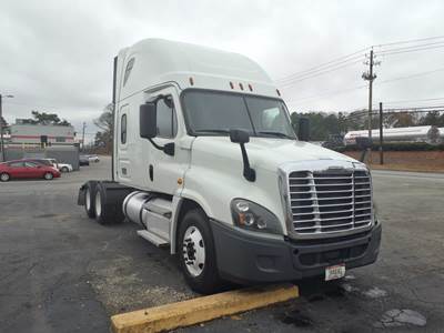 Freightliner Cascadia 125 Sleeper Semi Truck - 71" Condo Sleeper, 455HP, 12 Speed Automatic