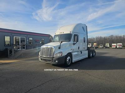 Freightliner Cascadia 125 Sleeper Semi Truck - 72" Condo Sleeper, 455HP, 12 Speed Automatic