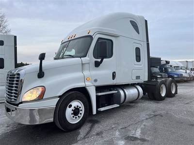 Freightliner Cascadia 125 Sleeper Semi Truck - 72" Condo Sleeper, 475HP, 10 Speed Automatic