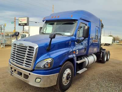 Freightliner Cascadia 125 Sleeper Semi Truck - 60" Mid Roof Sleeper, 455HP, 10 Speed Manual