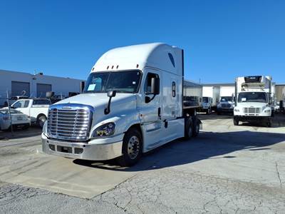 Freightliner Cascadia 125 Sleeper Semi Truck - 48" Condo Sleeper, 455HP, 12 Speed Automatic