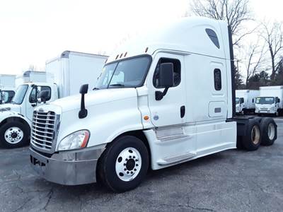 Freightliner Cascadia 125 Sleeper Semi Truck - 72" Condo Sleeper, 455HP, 12 Speed Automatic