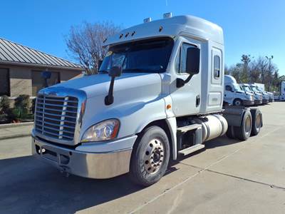 Freightliner Cascadia 125 Sleeper Semi Truck - 60" Mid Roof Sleeper, 450HP, 10 Speed Manual