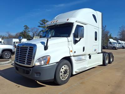Freightliner Cascadia 125 Sleeper Semi Truck - 72" Condo Sleeper, 455HP, 10 Speed Manual