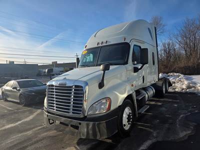 Freightliner Cascadia 125 Sleeper Semi Truck - 72" Condo Sleeper, 455HP, 12 Speed Automatic