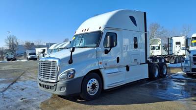 Freightliner Cascadia 125 Sleeper Semi Truck - 68" Condo Sleeper, 455HP, 12 Speed Automatic