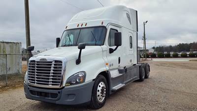 Freightliner Cascadia 125 Sleeper Semi Truck - 72" Condo Sleeper, 400HP, 12 Speed Automatic